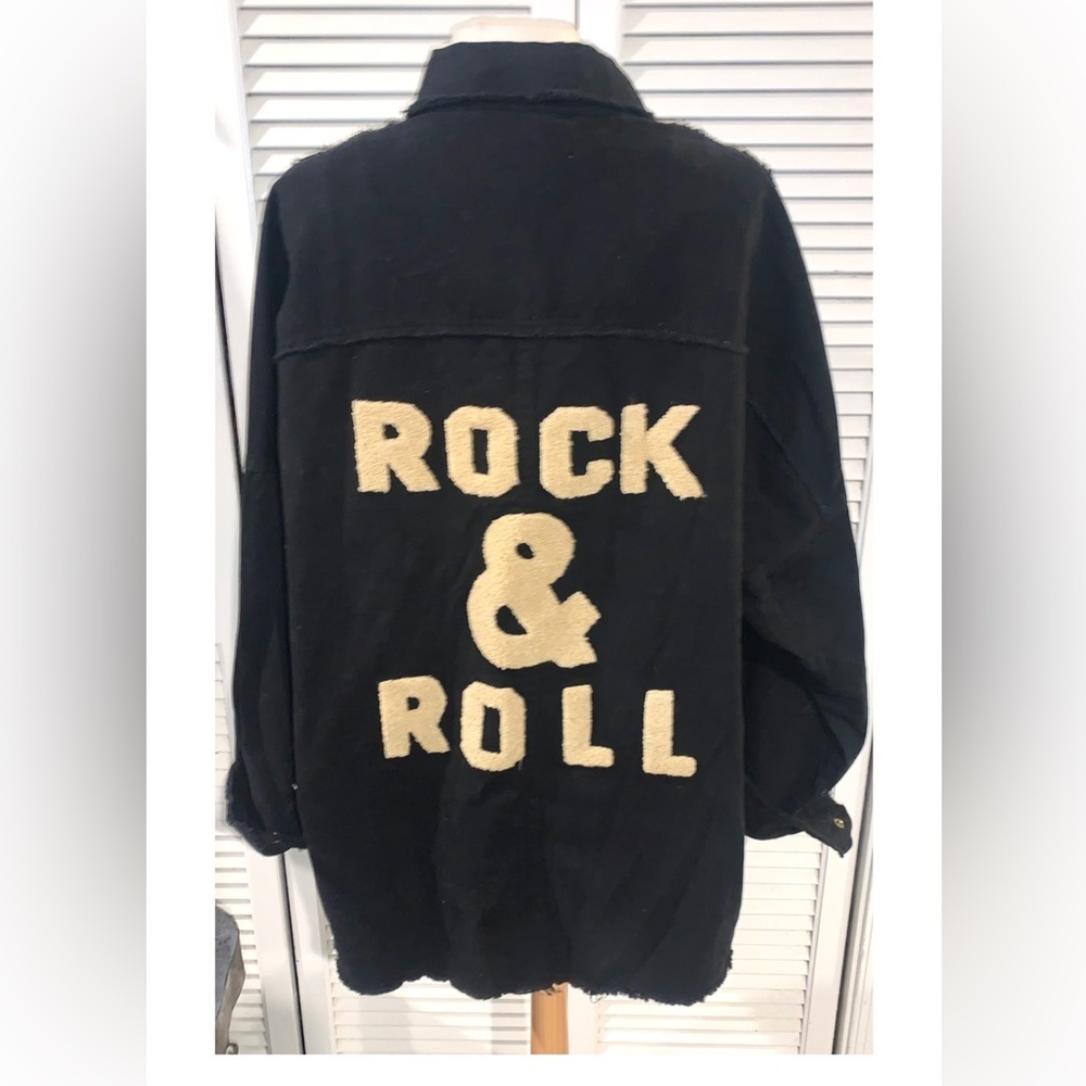 Davi & Dani Rock & Roll Distressed Shacket Jacket Shirt Black women’s Large